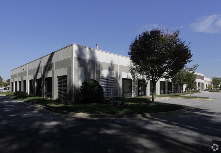Primary Photo Of 2400 Centre Pky, Atlanta Warehouse For Lease