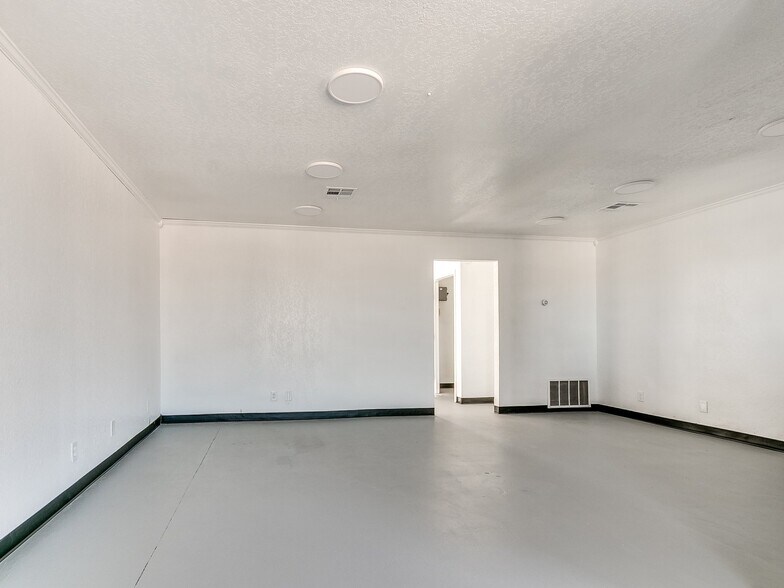 More Photos Of 7030 W Wilshire Blvd, Oklahoma City Storefront Retail Office For Lease