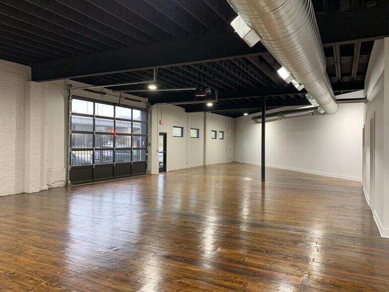 More Photos Of 2201 W Pennway St, Kansas City Warehouse For Lease