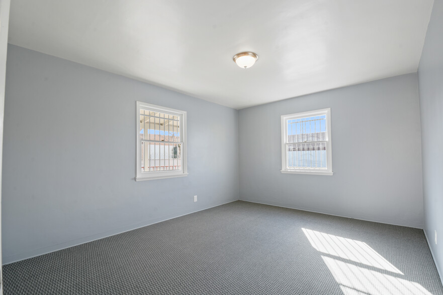 More Photos Of 402 N Sullivan St, Santa Ana Contractor Storage Yard For Lease