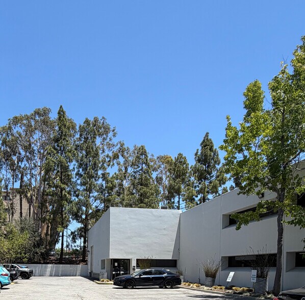 More Photos Of 23456 South Pointe Dr, Laguna Hills Warehouse For Lease
