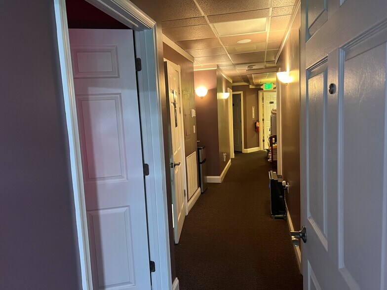 More Photos Of 5625 Allentown Rd, Camp Springs Office For Sale