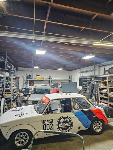 More Photos Of 2109 W Gaylord St, Long Beach Warehouse For Sale