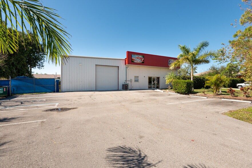 Primary Photo Of 420 NE 3rd Ave, Cape Coral Warehouse For Lease