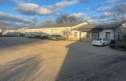 More Photos Of W300N7706 Christine Ln, Hartland Showroom For Sale