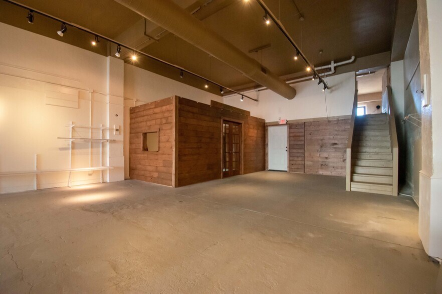 More Photos Of 322 E Don Tyler Ave, Dewey Storefront For Sale