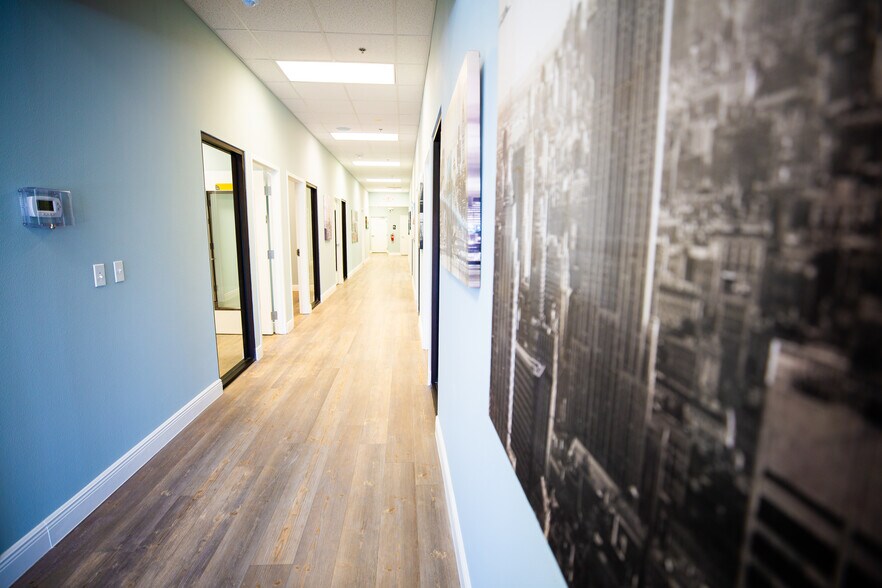 More Photos Of 2121 S Hiawasee Rd, Orlando Coworking Space
