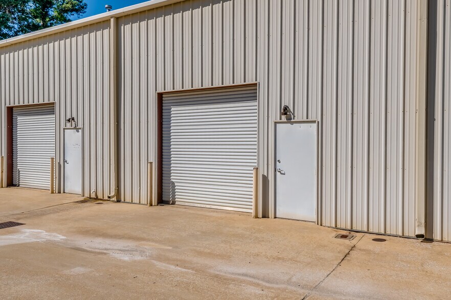 More Photos Of 480 N Dean Rd, Auburn Light Distribution For Lease