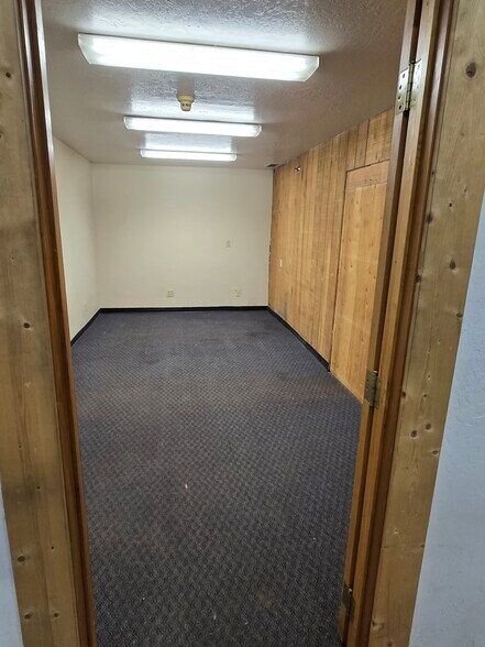 More Photos Of 1600 North Ave W, Missoula Warehouse For Lease