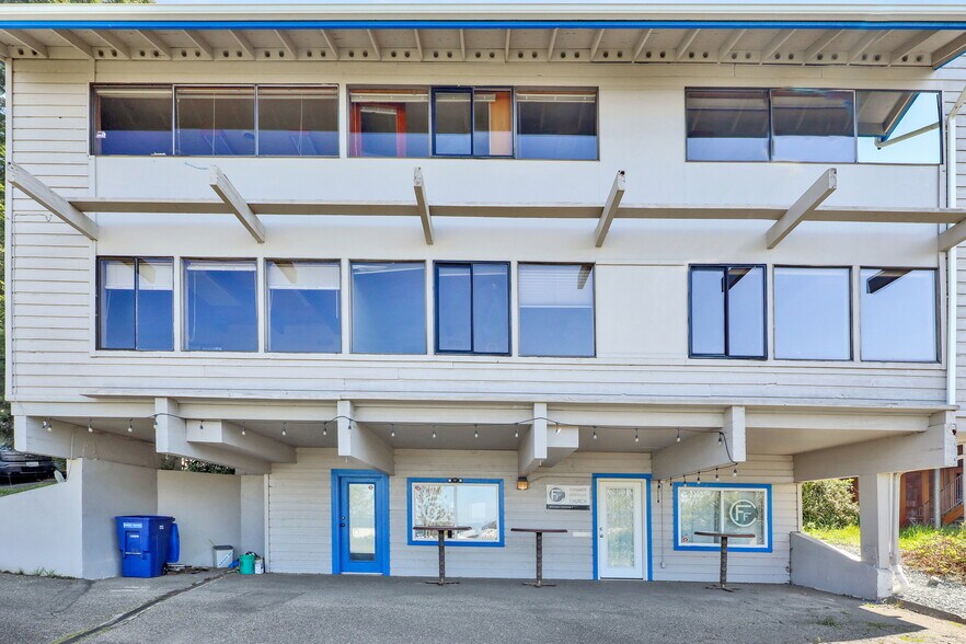 More Photos Of 1100 11th St, Bellingham General Retail For Lease