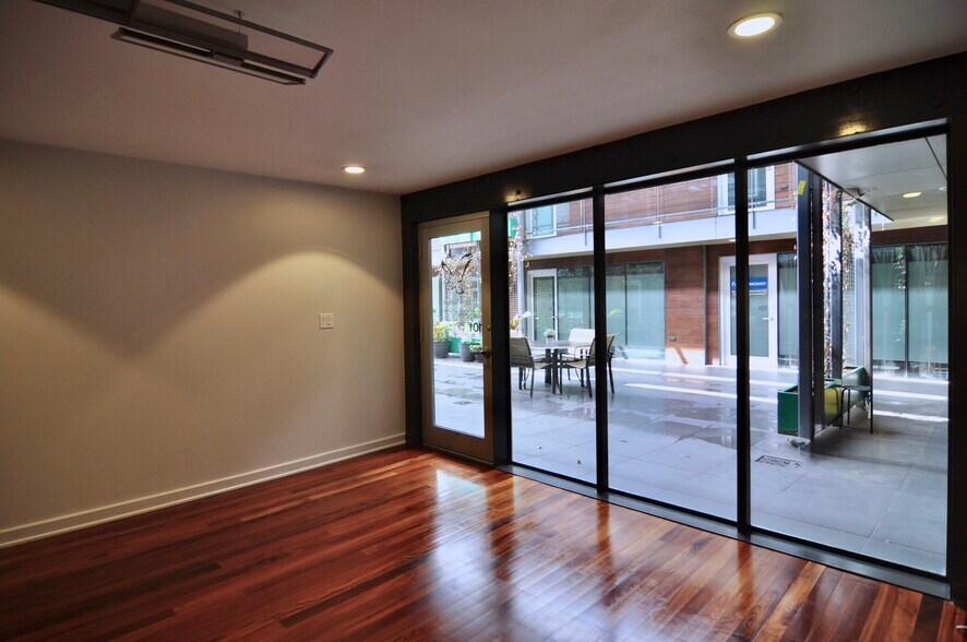 More Photos Of 904 West Ave, Austin Office Residential For Sale