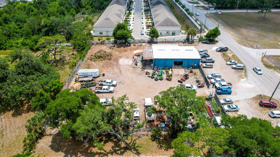 More Photos Of 6509 Orient Rd, Tampa Warehouse For Lease