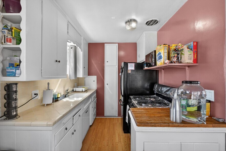 More Photos Of 249 E Redondo Ave, Long Beach Medical For Sale