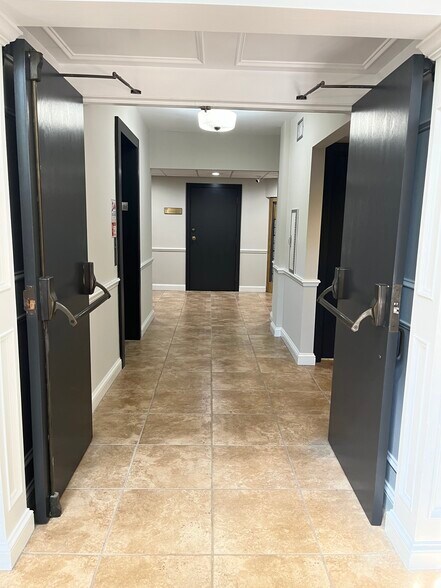 More Photos Of 1110 Douglas Ave, Altamonte Springs Office For Lease