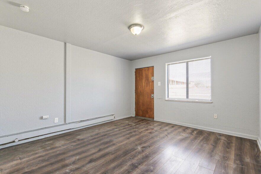 More Photos Of 1467 Joliet St, Aurora Apartments For Sale
