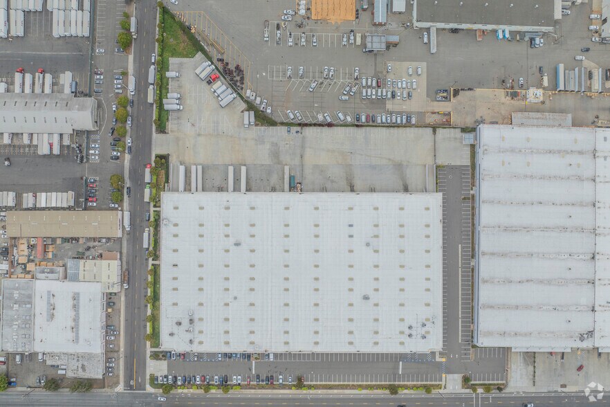 More Photos Of 2380 Williams St, San Leandro Warehouse For Lease