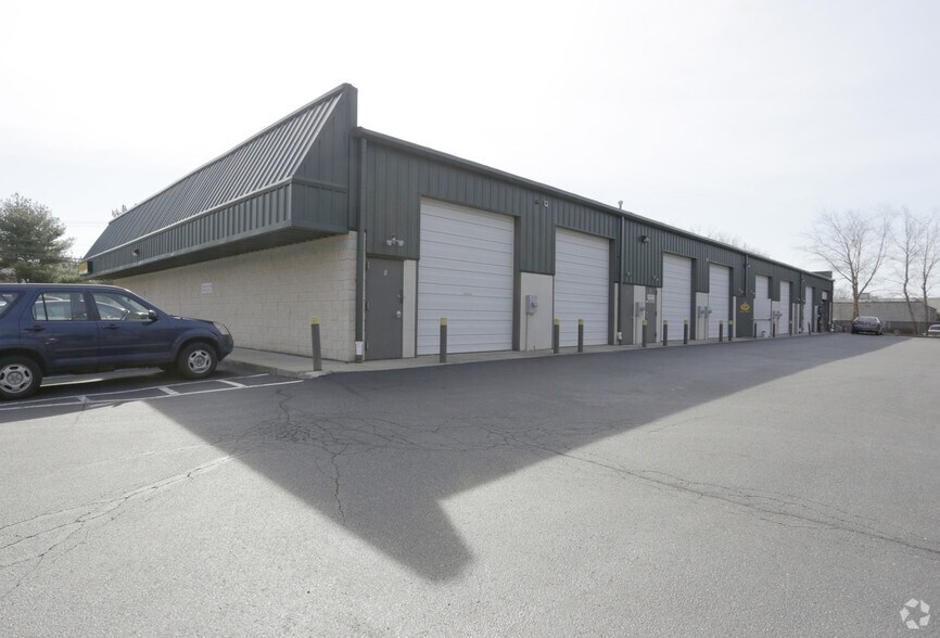 More Photos Of 196 N Belle Mead Rd, East Setauket Warehouse For Lease