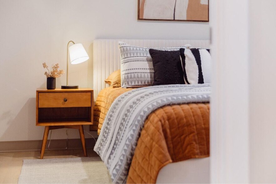 More Photos Of 200 E McCorquedale Rd, Burlington Apartments For Sale
