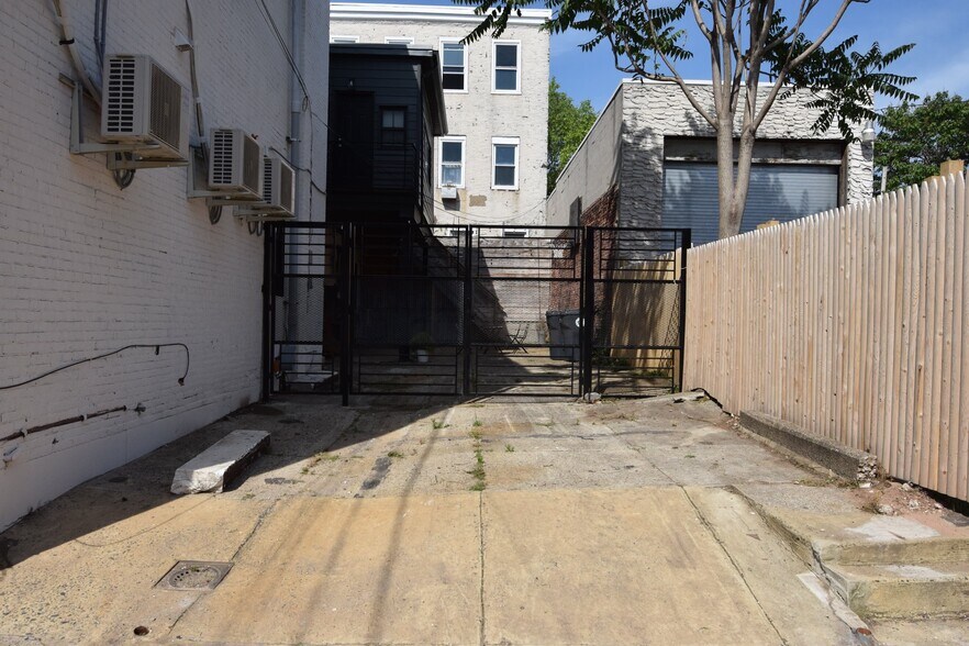 More Photos Of 2121 E Dauphin St, Philadelphia Apartments For Sale