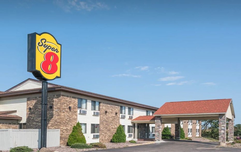 Primary Photo Of 2401 S Main St, Rice Lake Hotel For Sale