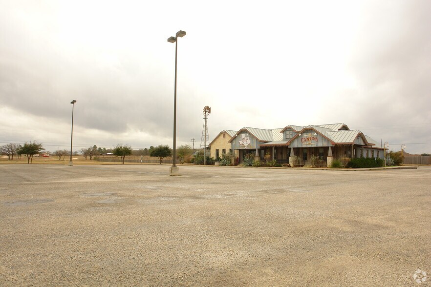More Photos Of 11985 W Us-87 Hwy, La Vernia Restaurant For Sale