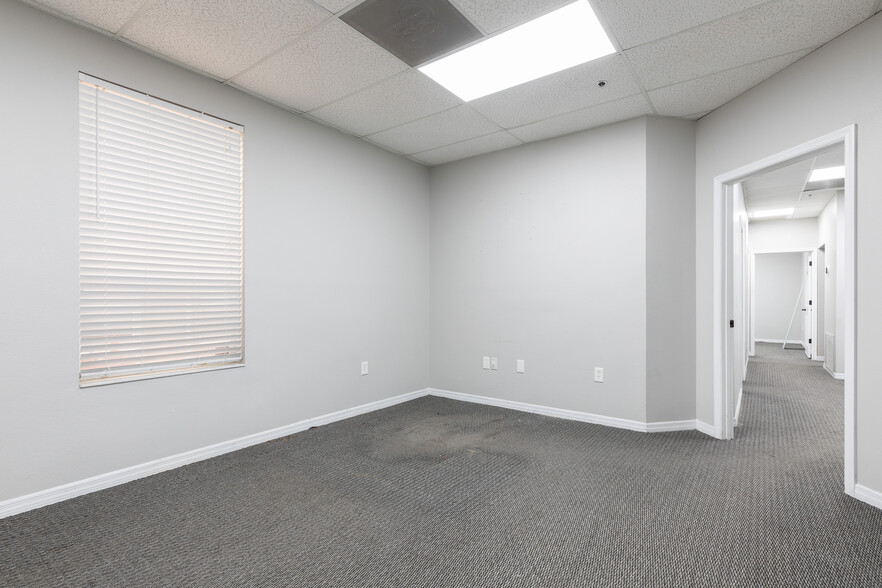 More Photos Of 159 Lookout Pl, Maitland Office For Sale