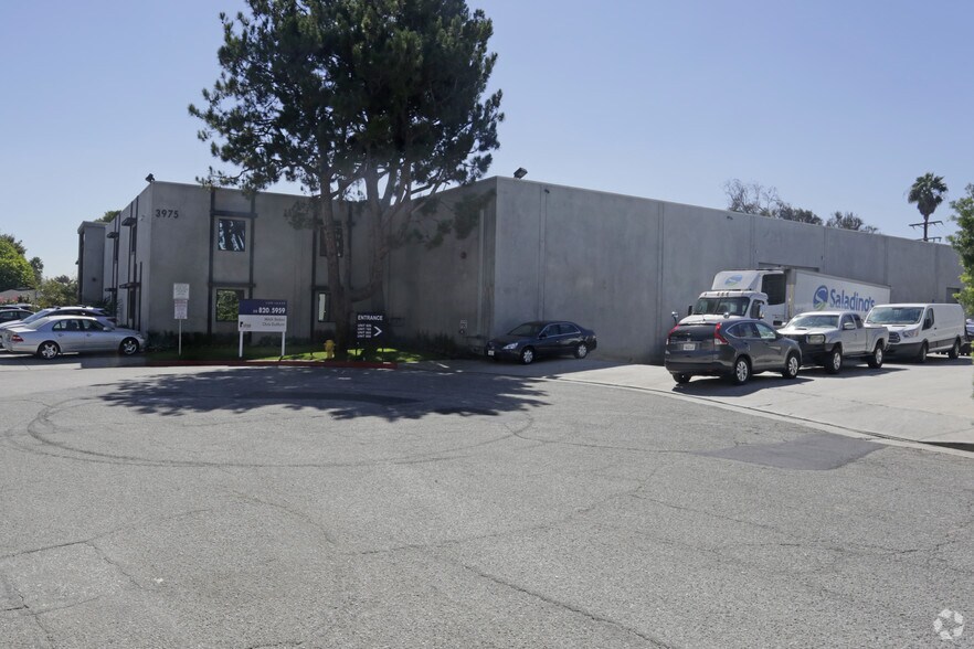 More Photos Of 3975 Landmark St, Culver City Warehouse For Lease