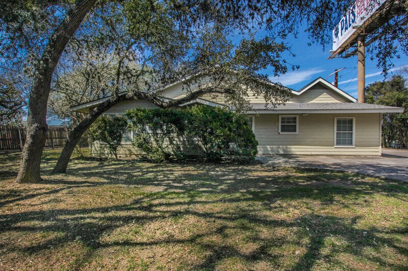 More Photos Of 1712 N Interstate 35, San Marcos Office For Sale