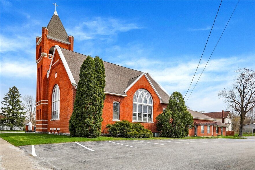More Photos Of 300 E Third St, Carthage Religious Facility For Sale