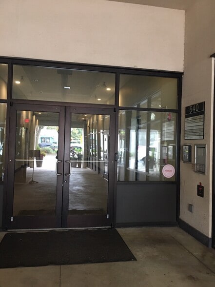 More Photos Of 640 S Main St, Greenville Storefront Retail Office For Lease