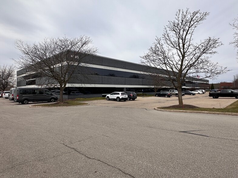 More Photos Of 4595 Broadmoor Ave SE, Grand Rapids Light Manufacturing For Lease