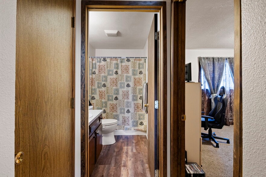 More Photos Of 805-875 Gerth Ave NW, Salem Apartments For Sale