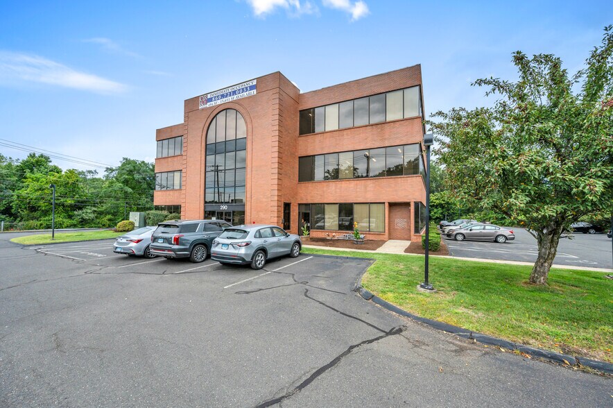 More Photos Of 290 Roberts St, East Hartford Office For Lease