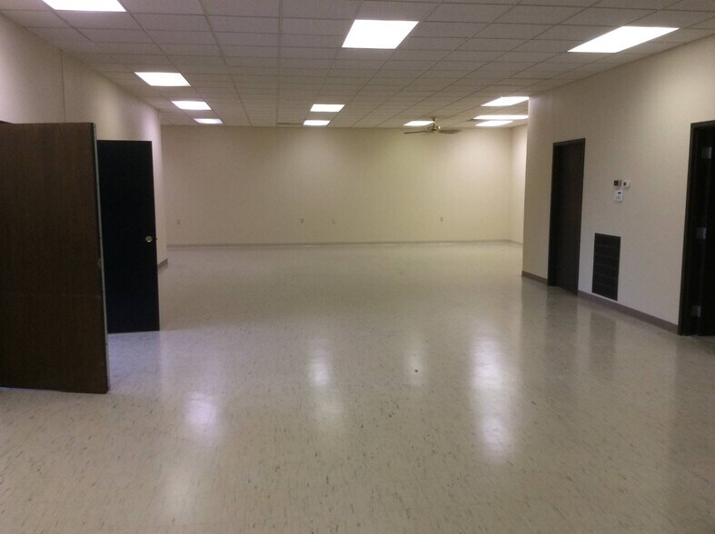 More Photos Of 2171 E Morgan Ave, Evansville Light Manufacturing For Sale