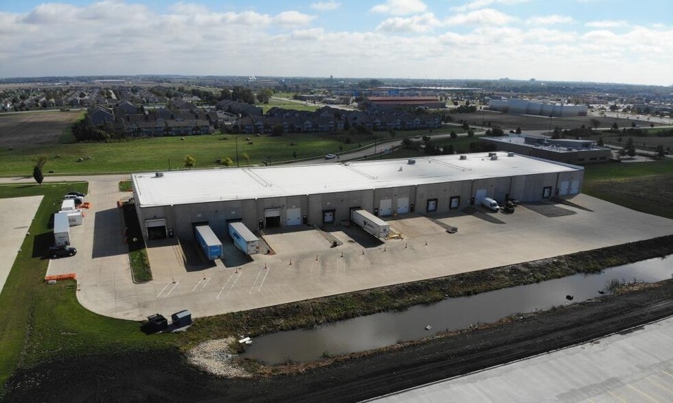 More Photos Of 2901 Boardwalk Dr, Champaign Warehouse For Lease