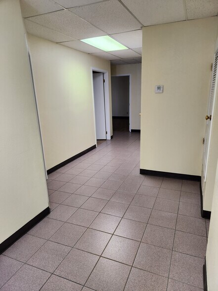 More Photos Of 1605 Beech St, El Paso Office For Lease