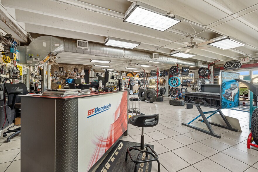 More Photos Of 2238 NW Loop 410 Fwy, San Antonio Auto Repair For Sale