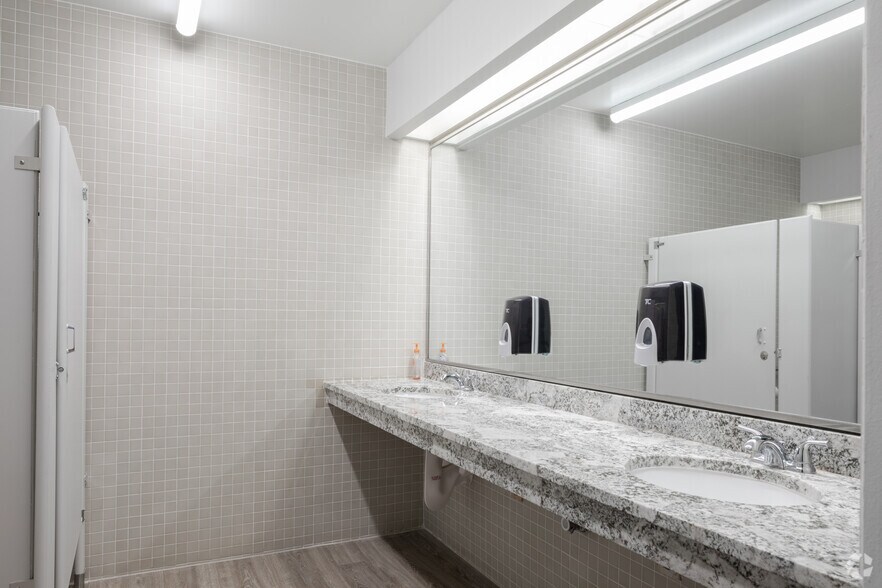 More Photos Of 23 Inverness Way E, Englewood Office For Lease