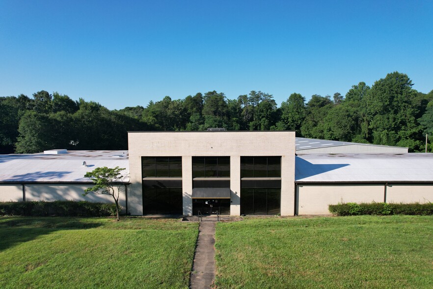 Primary Photo Of 929 Chick Springs Rd, Taylors Light Manufacturing For Lease