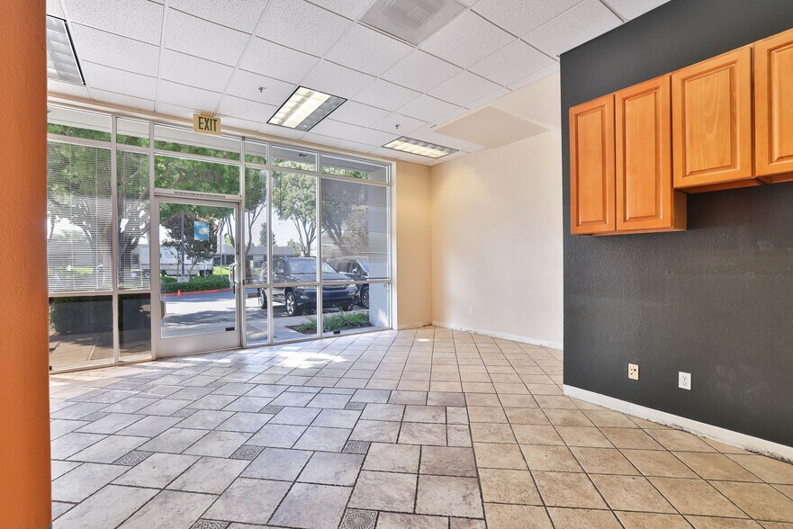 More Photos Of 1925-1949 Concourse Dr, San Jose Light Distribution For Lease