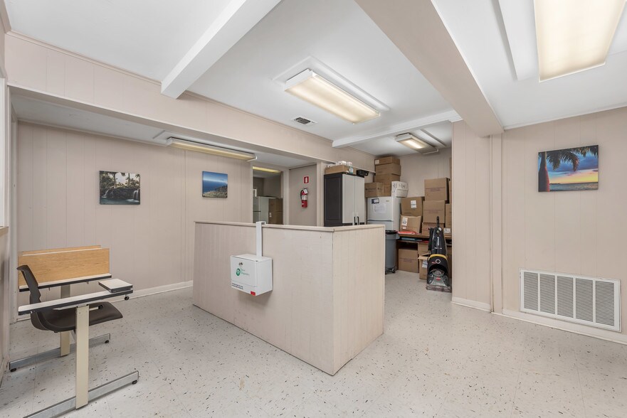 More Photos Of 1507 S College Ave, Bryan Medical For Sale