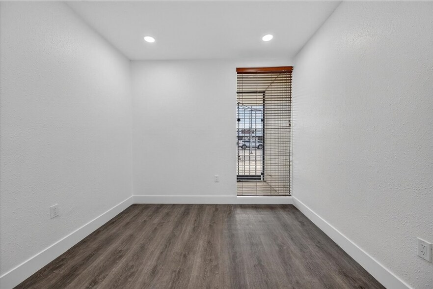 More Photos Of 28-40 E Minarets Ave, Pinedale Medical For Lease