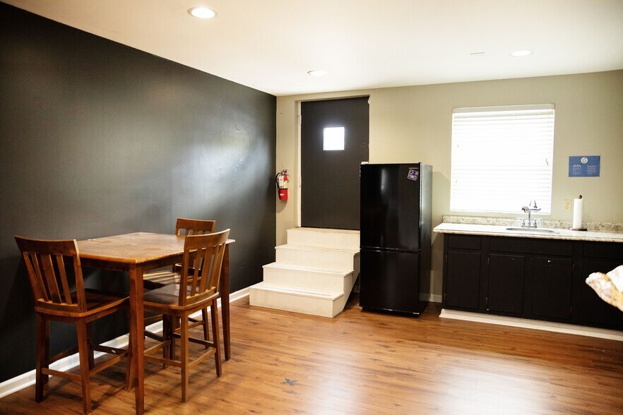 More Photos Of 223 W Carolina St, Tallahassee Office For Sale