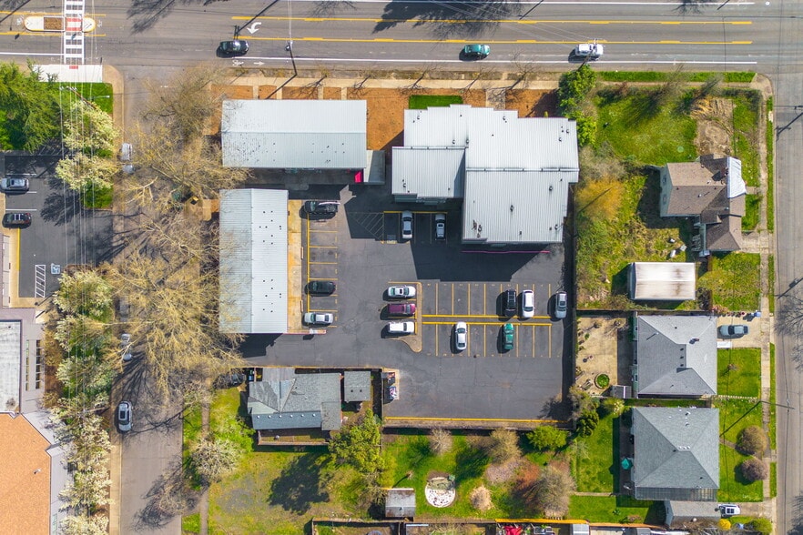 More Photos Of 2475 Broadway St NE, Salem Apartments For Sale
