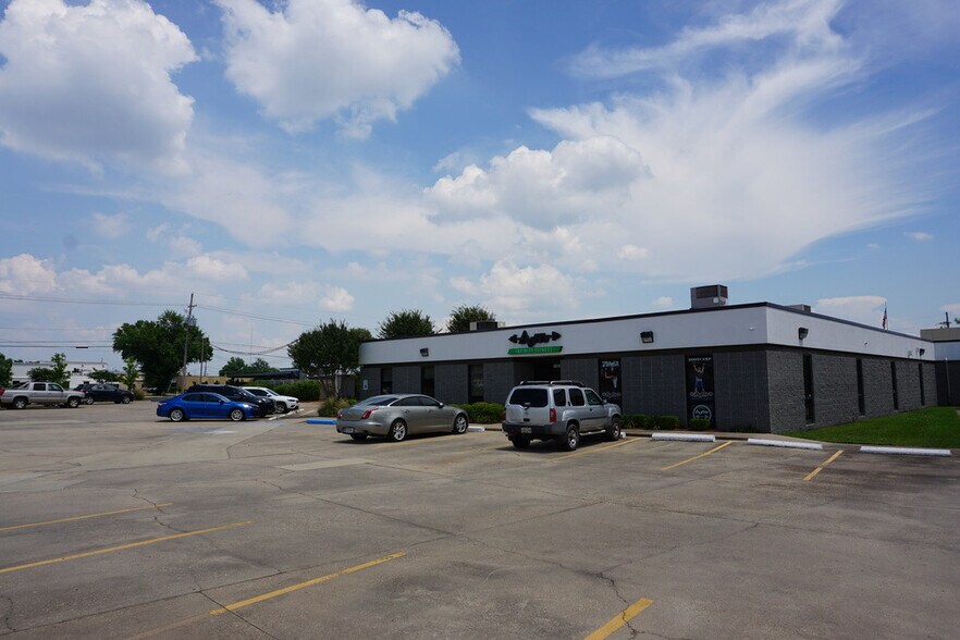 More Photos Of 1811 Auburn Ave, Monroe Medical For Lease
