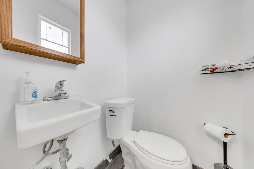 More Photos Of 118 Live Oak Ave, Arcadia Storefront For Sale