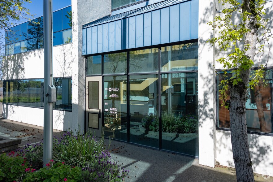More Photos Of 191 Lynch Creek Way, Petaluma Medical For Sale