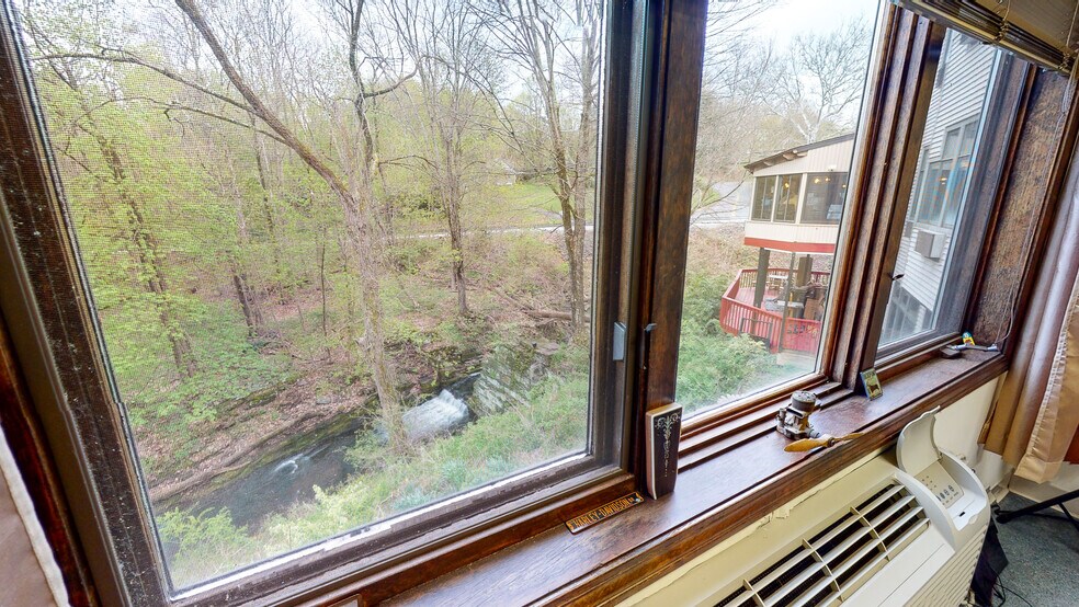More Photos Of 6 Way Rd, Middlefield Office For Lease