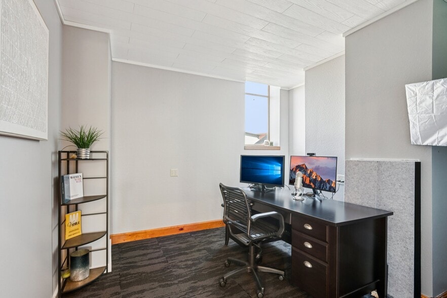 More Photos Of 101 Church St, Lake Mills Loft Creative Space For Sale
