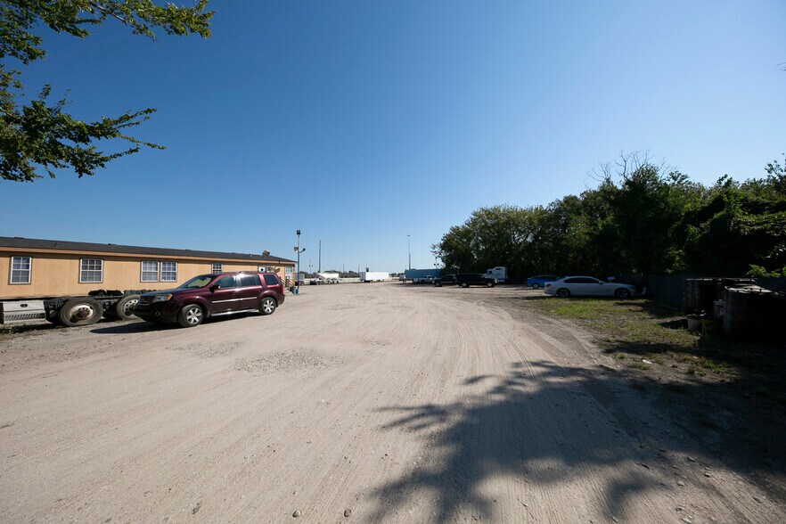 More Photos Of 35049 Katy Fwy, Brookshire Land For Sale